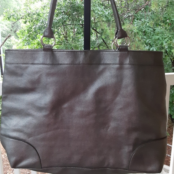 Designed exclusively for Lancome - Picture 3 of 5